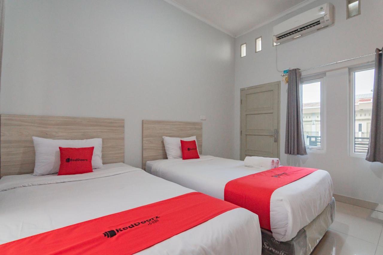 Reddoorz Plus Syariah @ Tuparev Cirebon 3 Eksteriør billede