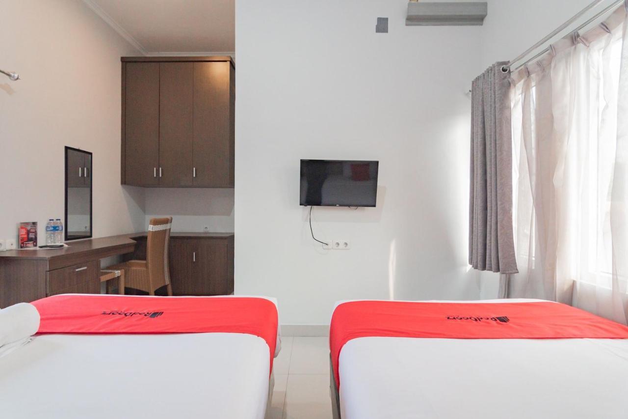 Reddoorz Plus Syariah @ Tuparev Cirebon 3 Eksteriør billede