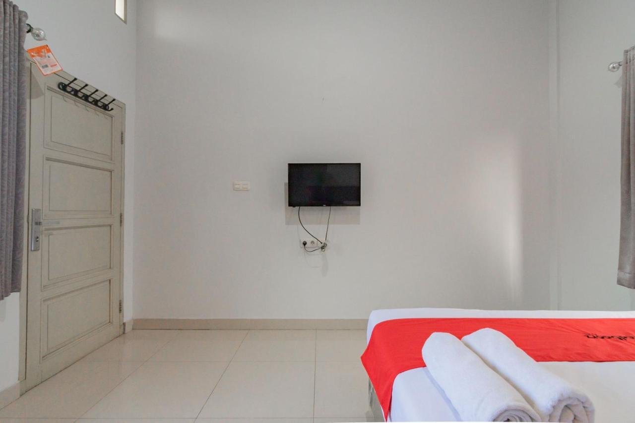 Reddoorz Plus Syariah @ Tuparev Cirebon 3 Eksteriør billede