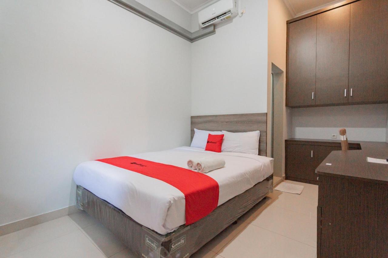Reddoorz Plus Syariah @ Tuparev Cirebon 3 Eksteriør billede