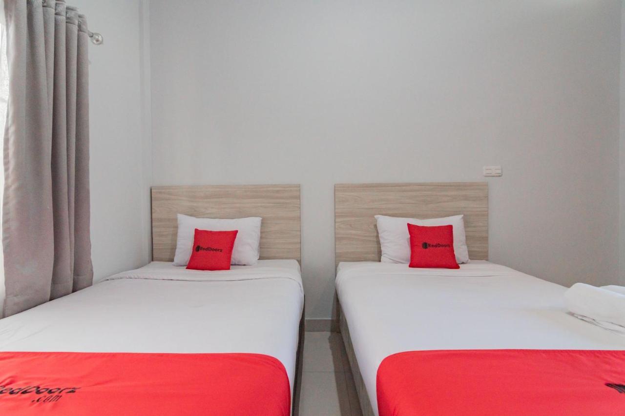 Reddoorz Plus Syariah @ Tuparev Cirebon 3 Eksteriør billede