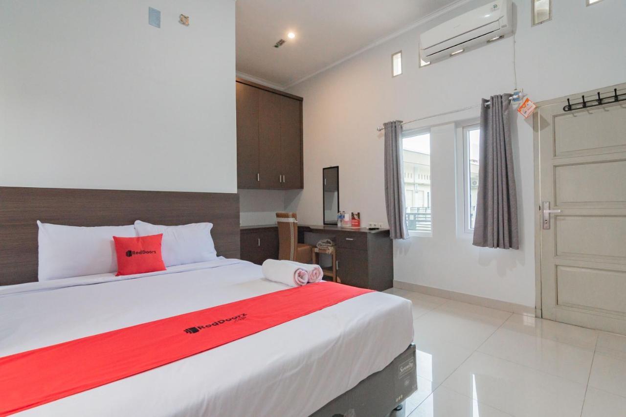 Reddoorz Plus Syariah @ Tuparev Cirebon 3 Eksteriør billede