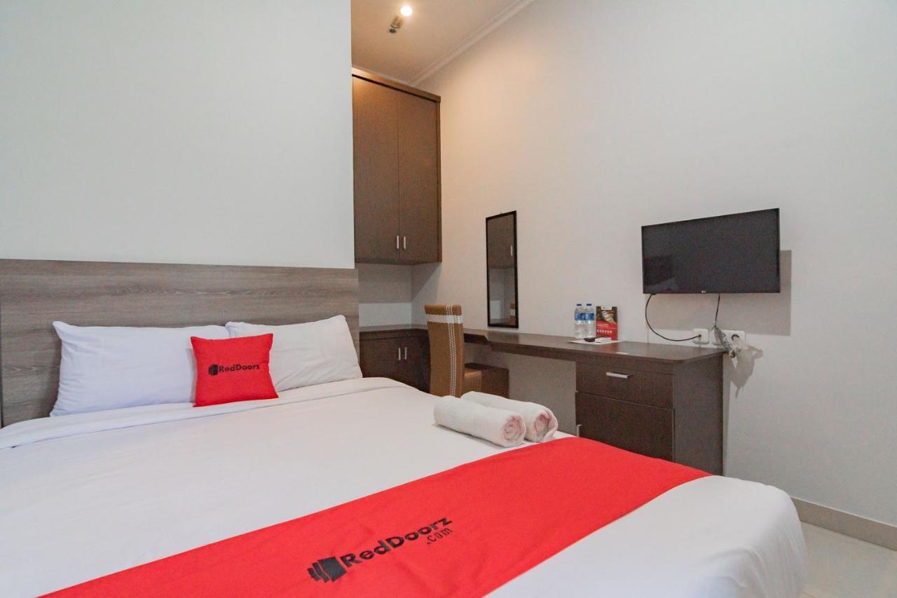 Reddoorz Plus Syariah @ Tuparev Cirebon 3 Eksteriør billede